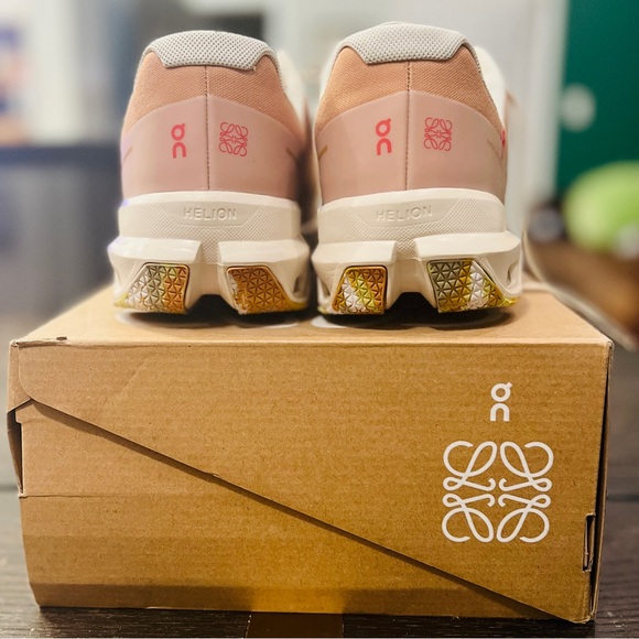 Loewe x On Running Cloudventure - Picture 2 of 7